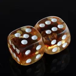 Play Baltic Amber Dice